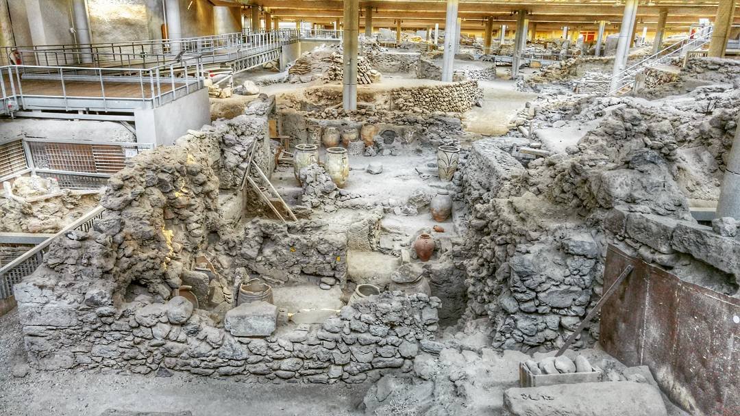 Akrotiri at Santorini: A day in the prehistoric life