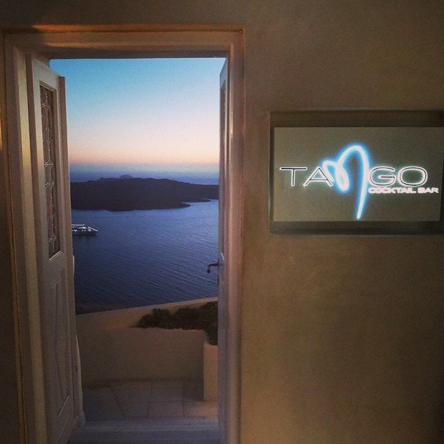 tango bar santorini